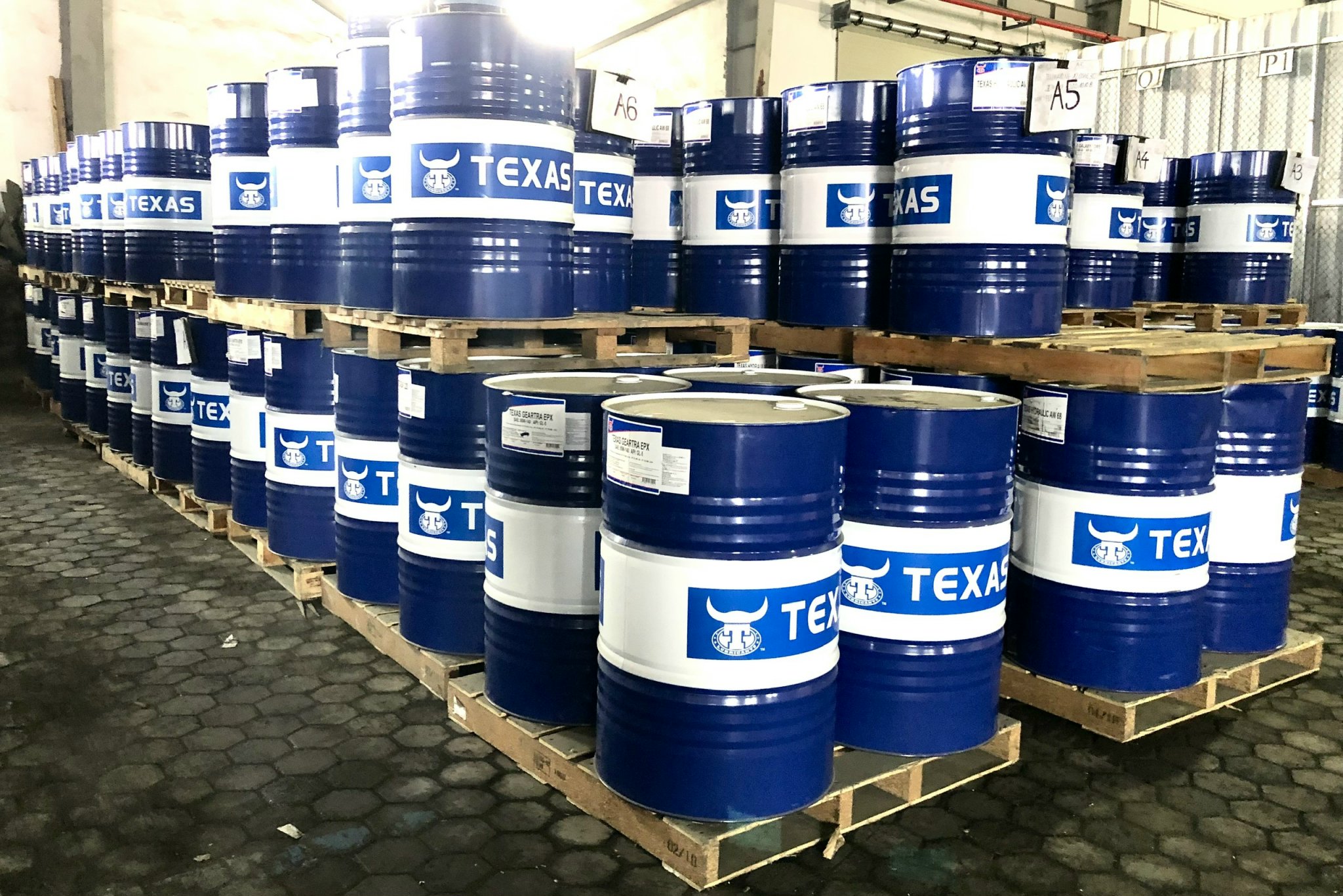 Đánh giá sự phù hợp đối với dầu nhờn động cơ đốt trong áp dụng chứng nhận hợp quy theo phương thức 7