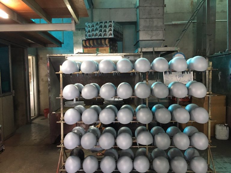 Xử lý vi phạm về chất lượng trong sản xuất mũ bảo hiểm